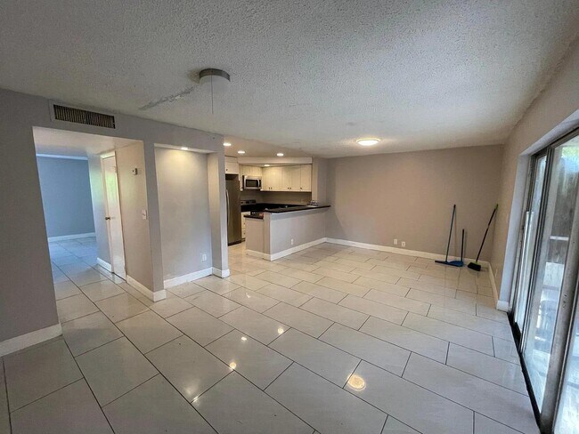 Building Photo - 5844 Blueberry Ct