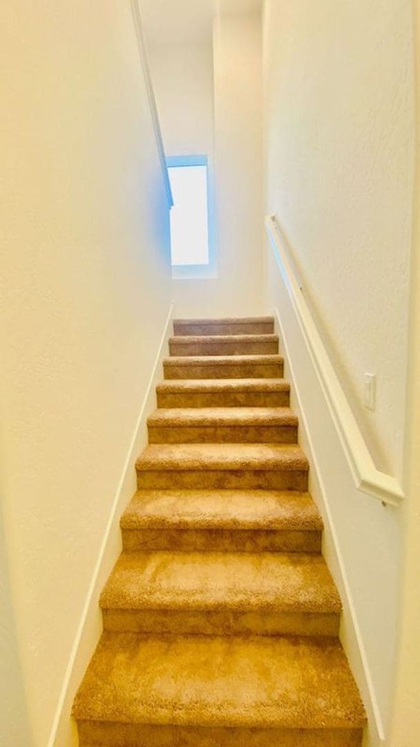 Building Photo - Beautiful Two Story Home in the Olivewood ...