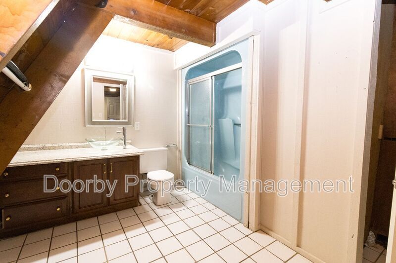 Building Photo - 3109 Ellis Ave