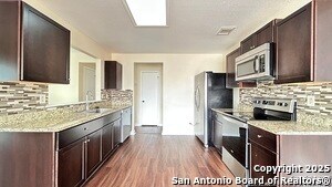 Building Photo - 8018 Chestnut Gate Dr