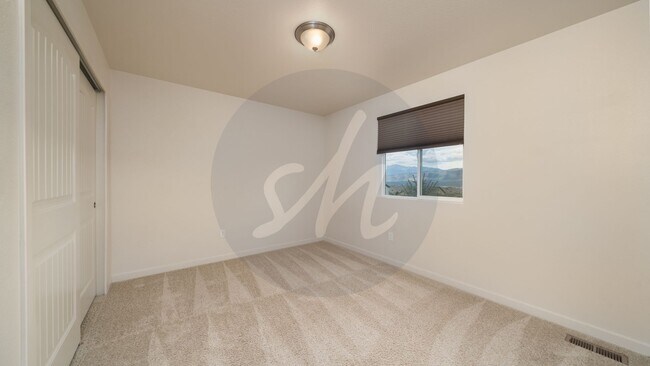 Building Photo - 10825 Fossil Dust Dr