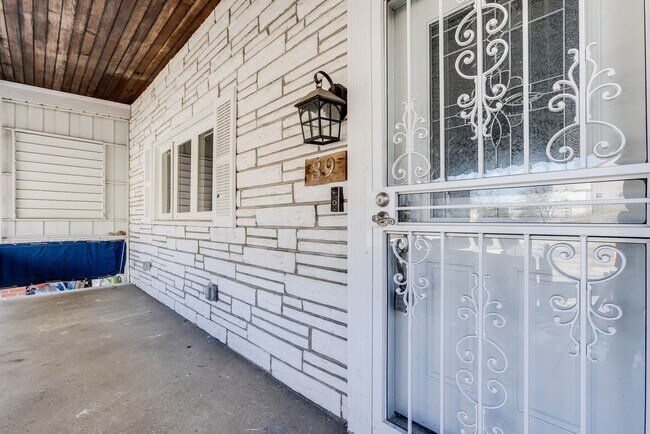 Building Photo - AVAILABLE NOW! 3 bed, 2 bath AMAZING House in Allentown!!!