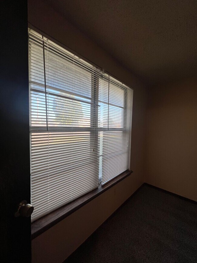 Building Photo - Charming 2 Bed, 1 Bath Home Near OCCC!
