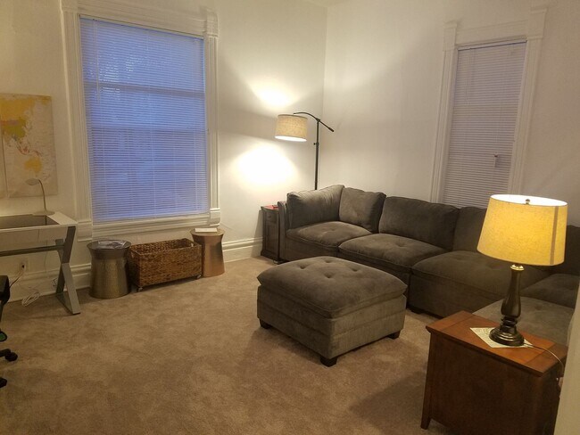 Building Photo - Downtown 2 Story Cottage Monthly Grand Rapids Rental