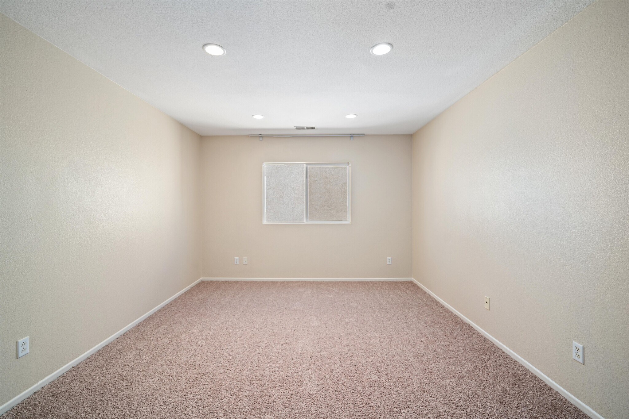 Building Photo - 26426 Mare Ln