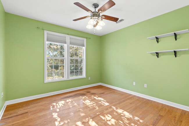 Building Photo - 212 Doral Dr