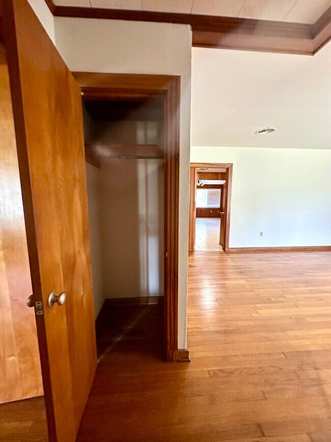 Building Photo - Charming 3-Bedroom, 2-Bathroom, 2,200 Sq. ...