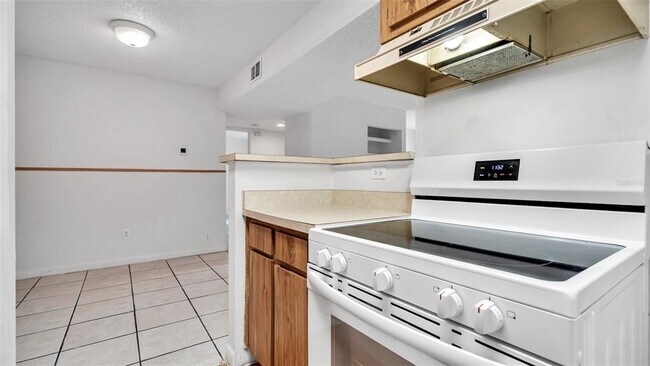 Building Photo - 455 Alt 19