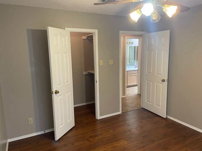 Building Photo - 4557 Shingle Oak Ln