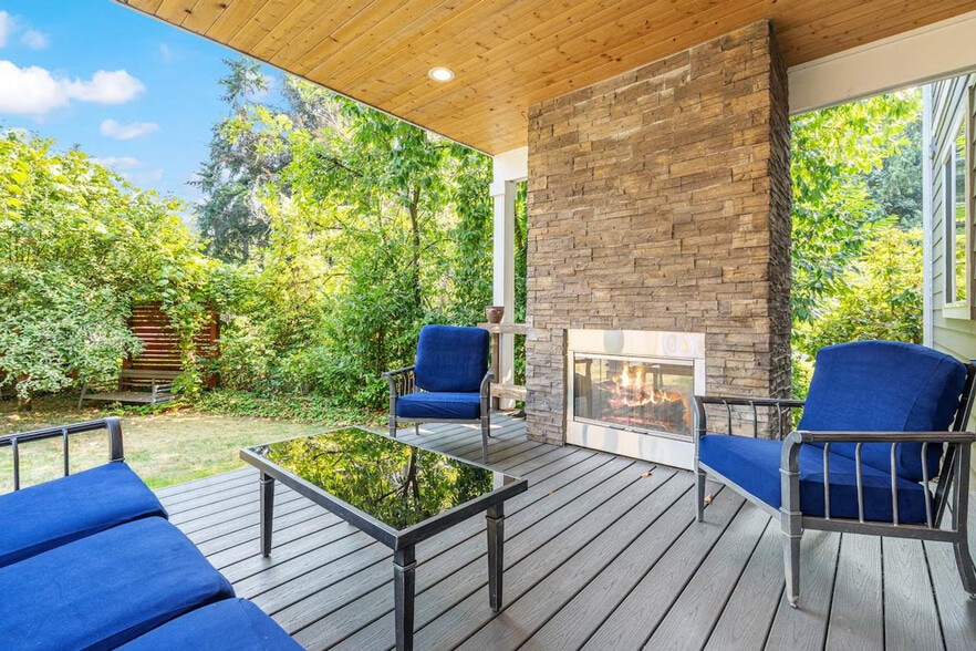 Building Photo - 2847 NE 178th St