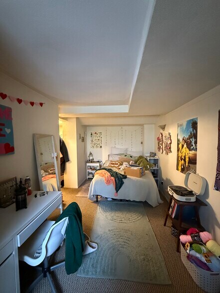 Building Photo - 612 Howard Plz