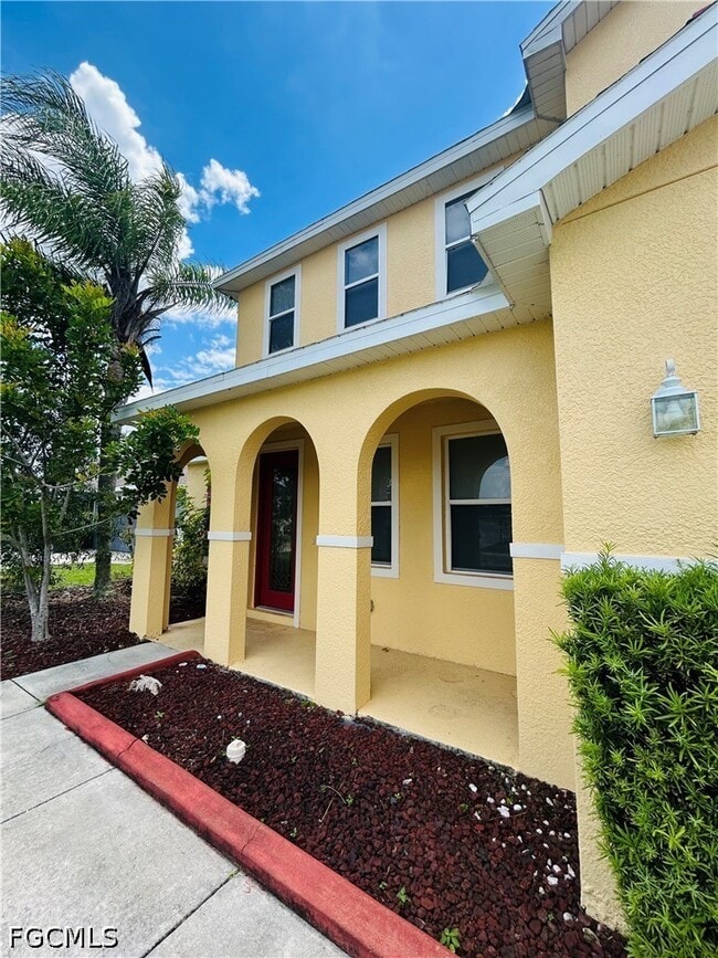 Building Photo - 8041 Allamanda Ct