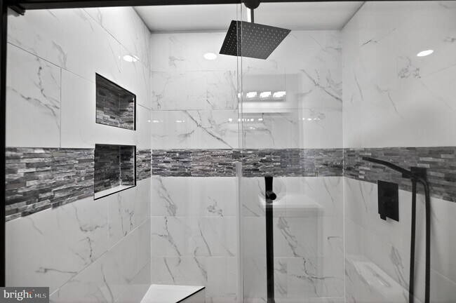 Building Photo - 7609 Croydon Pl