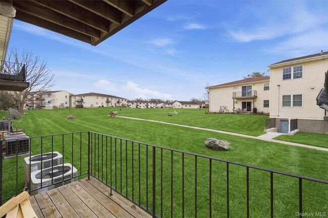 Building Photo - 276 Temple Hill Rd