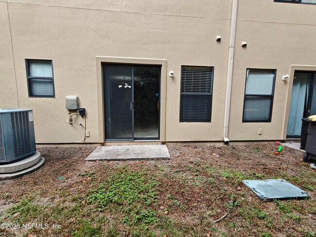 Building Photo - 7764 Playschool Ln