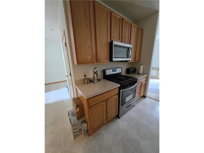 Building Photo - 3912 Everest Ln N