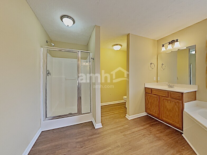 Building Photo - 226 Vintage Cir
