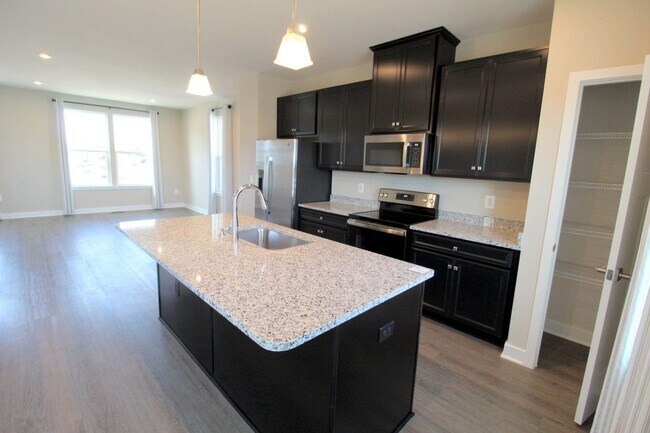 Building Photo - 4489 Drysdale St