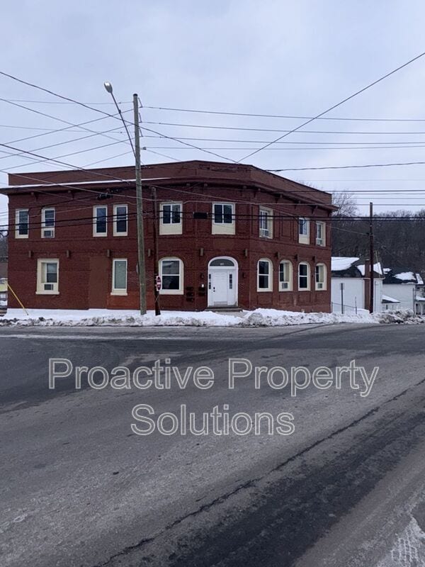 Building Photo - 730 N Main St