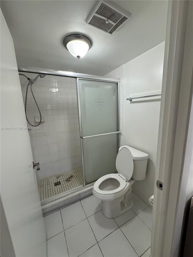 Building Photo - 5595 Courtyard Dr