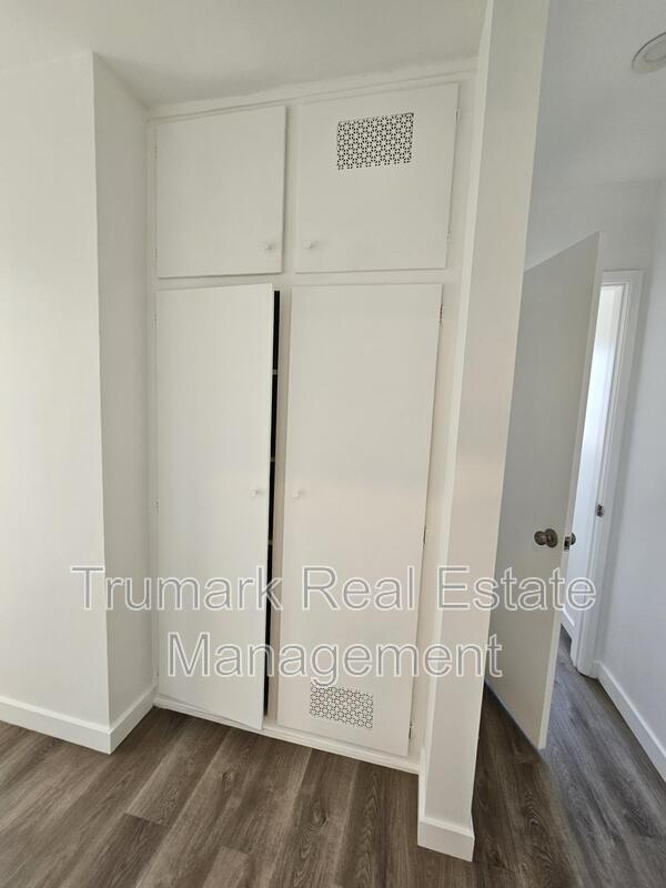 Building Photo - 2936 Honolulu Ave