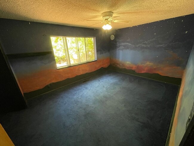 Building Photo - Paradise Oasis-3 bed 2 bath home, Back yard, covered deck, garage, no cats