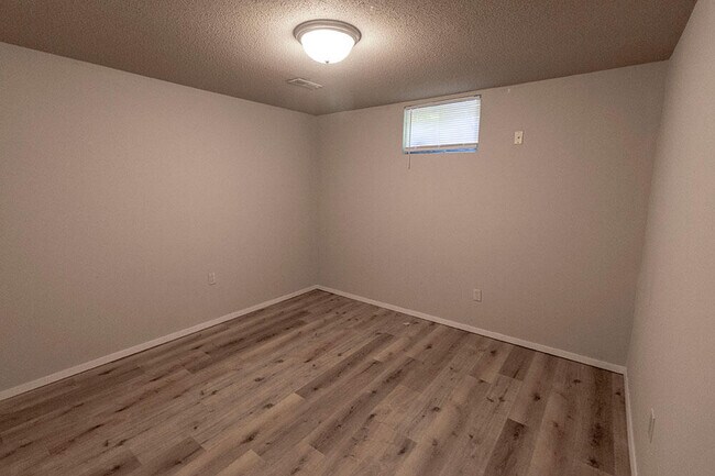 Building Photo - 216 Wheaton Ct