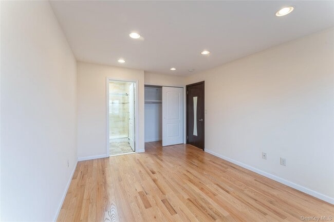 Building Photo - 228-20 Edgewood Ave