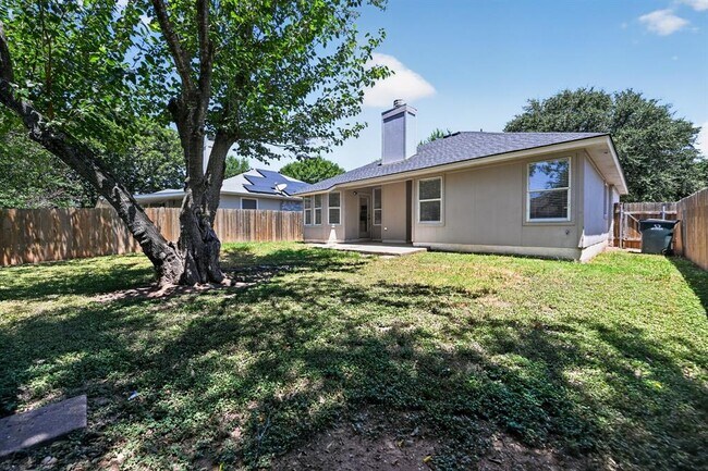 Building Photo - 14511 Oliphant St