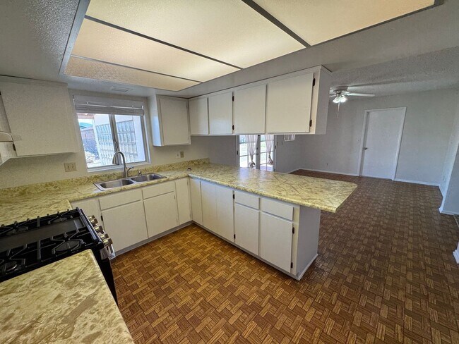 Building Photo - 3BR 2Ba home w/Large Fenced yard with RV g...