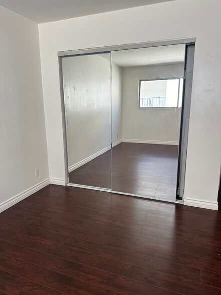 Building Photo - 10786 Missouri Ave