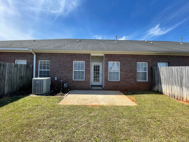 Building Photo - Cotton Creek - One Story Townhome!