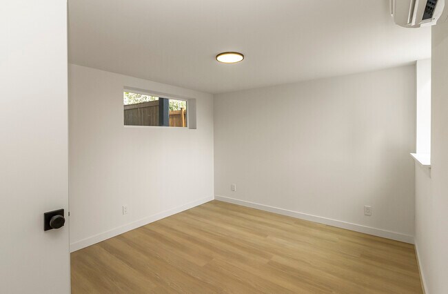 Building Photo - 5655 31st Ave SW