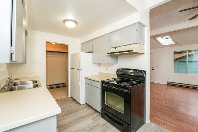 Building Photo - 6825 180th St SE