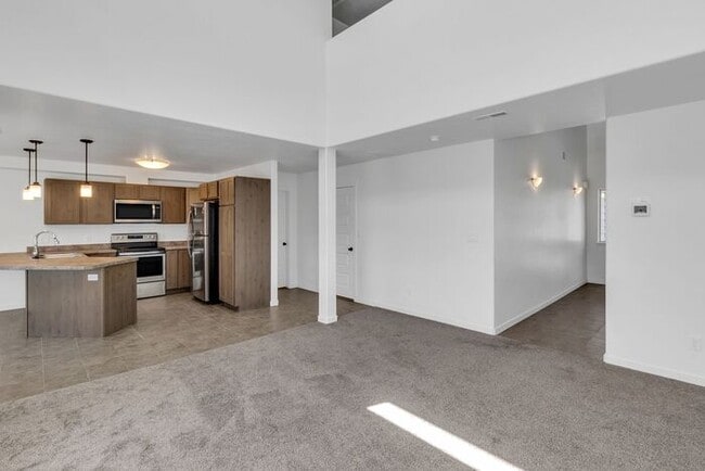 Building Photo - Modern 3 Bedroom 3 Bath Townhome in New Construction Neighborhood