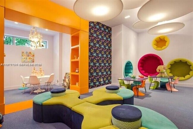 Building Photo - 17301 Biscayne Blvd