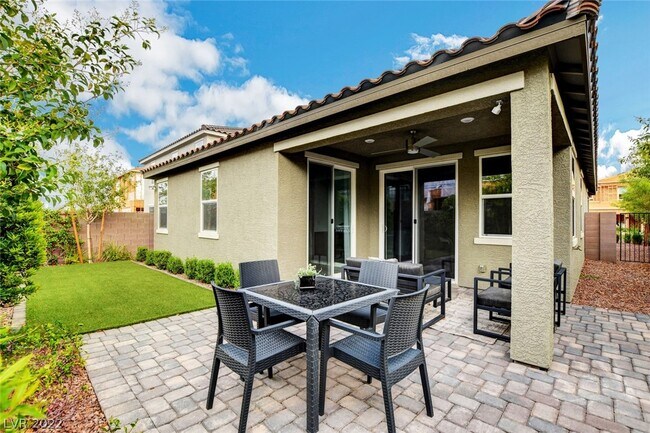 Building Photo - 7586 Lush Oasis Ave.