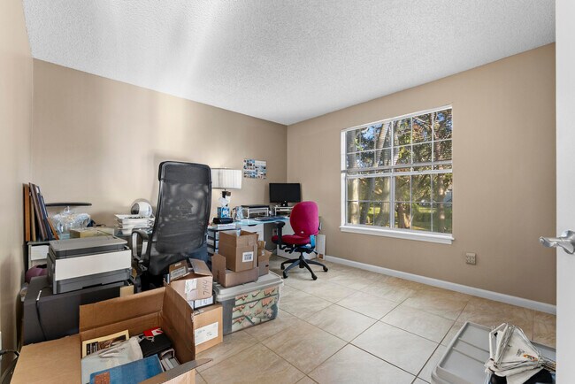 Building Photo - 1365 Crystal Way