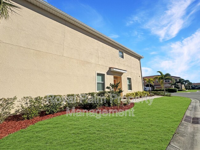 Building Photo - 8895 Via Isola Court
