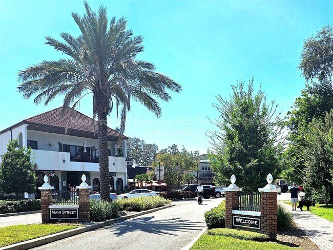 Building Photo - 611 Lyndhurst St