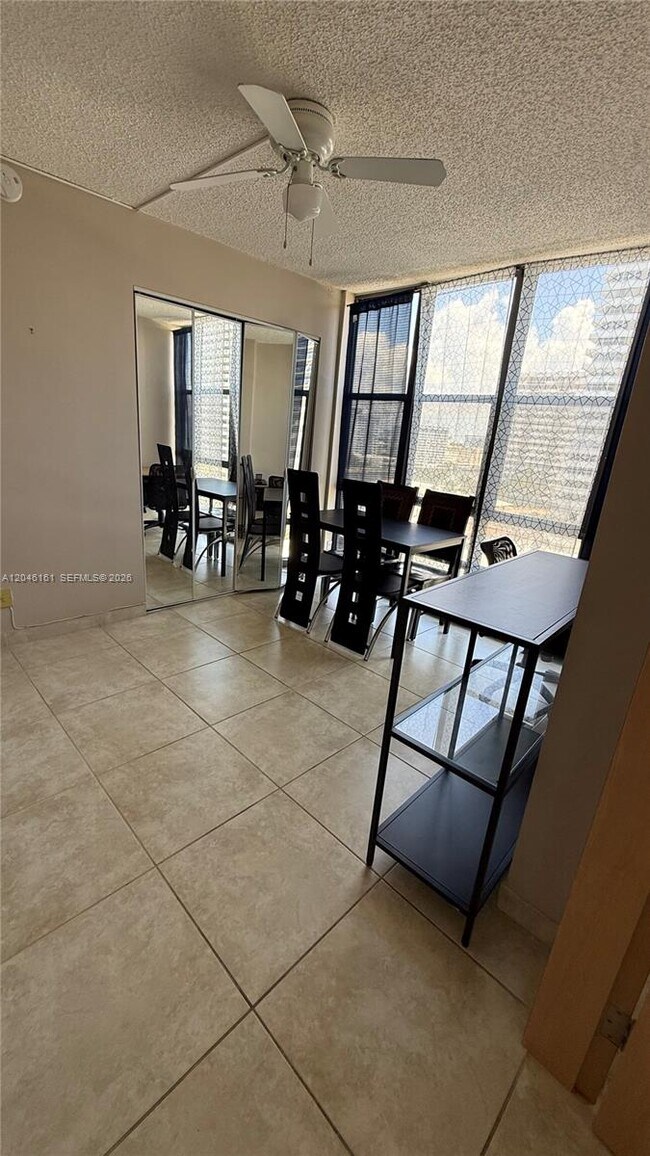 Building Photo - 2049 S Ocean Dr