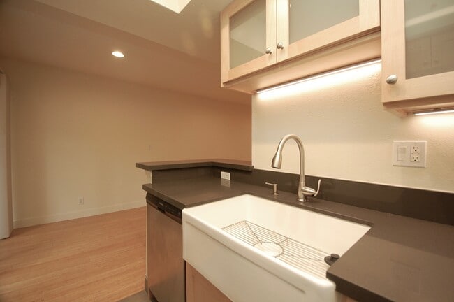 Building Photo - Enclave Apartments