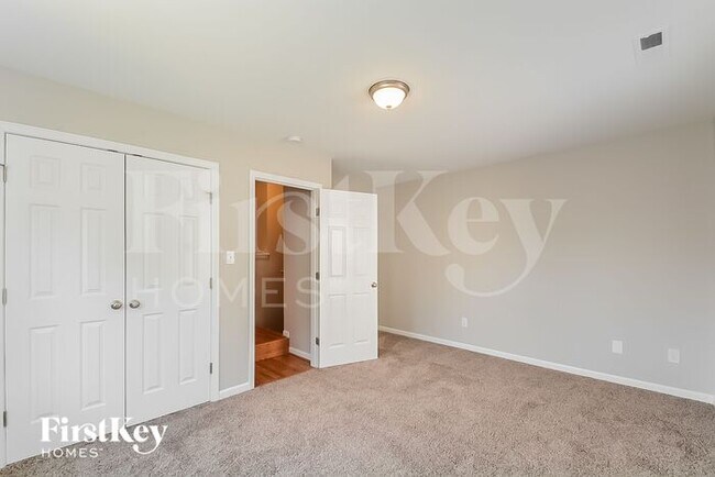 Building Photo - 113 Rosalynn Ct