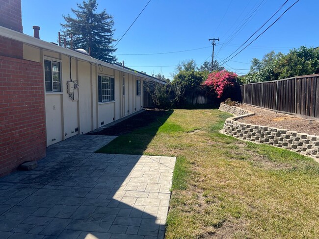 Building Photo - Spacious 4 bed 2 bath home in Fremont. Exc...