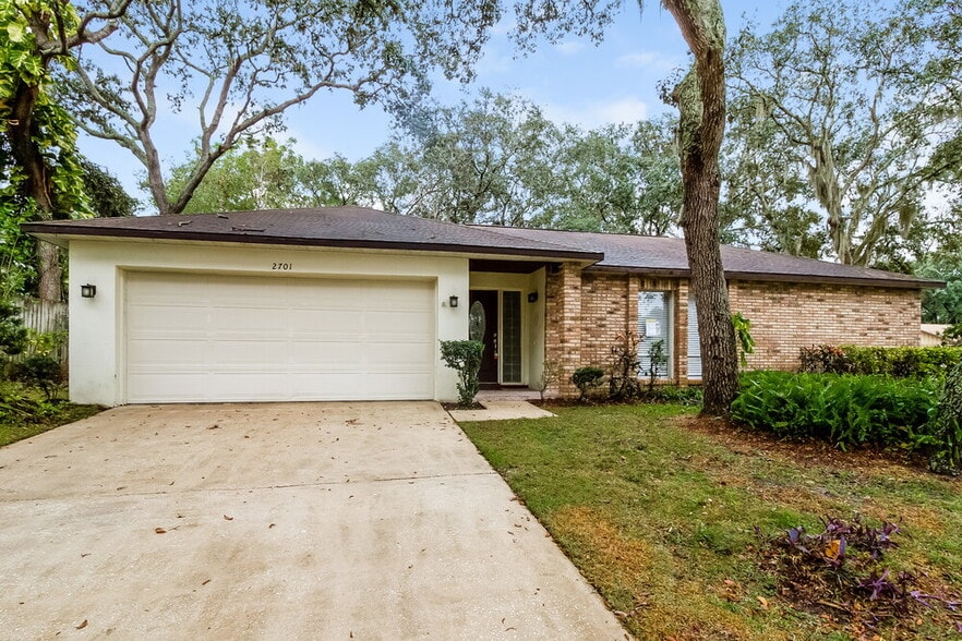 Primary Photo - 2701 Kinnon Dr
