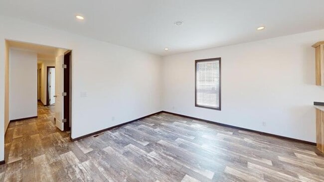 Building Photo - 133 Northwest Dr