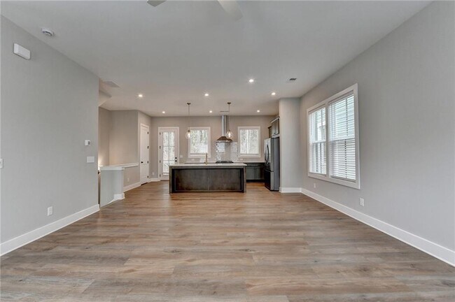 Building Photo - 106 Pinecone Pkwy