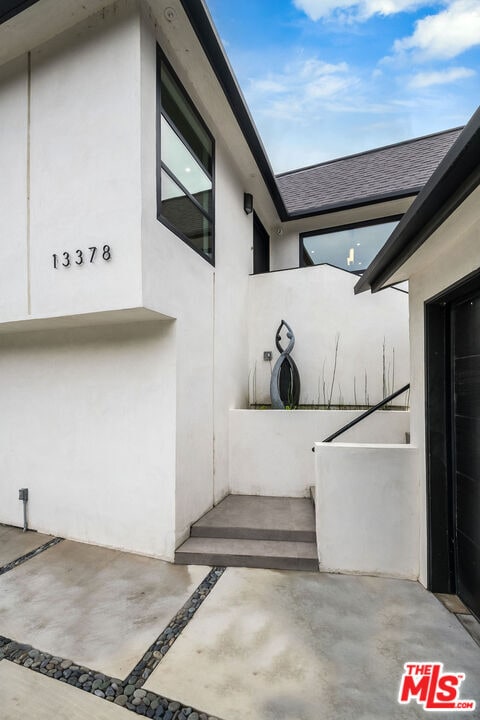 Building Photo - 13378 Contour Dr