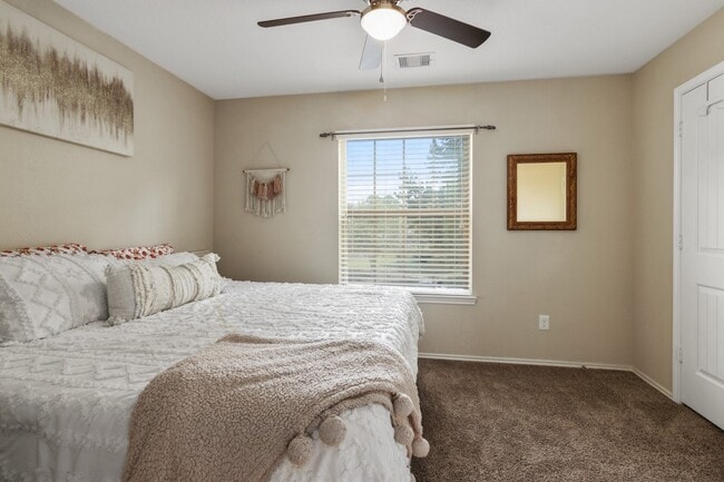 Building Photo - 1766 Parkside Shrs Ln