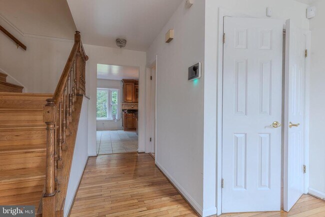Building Photo - 3929 Sunflower Cir